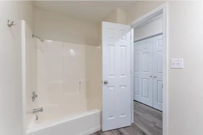 Building Photo - PRELEASING FOR MAY 2026!! Gorgeous 2 bedroom 2 Bath 2 Car Garage Duplex!!