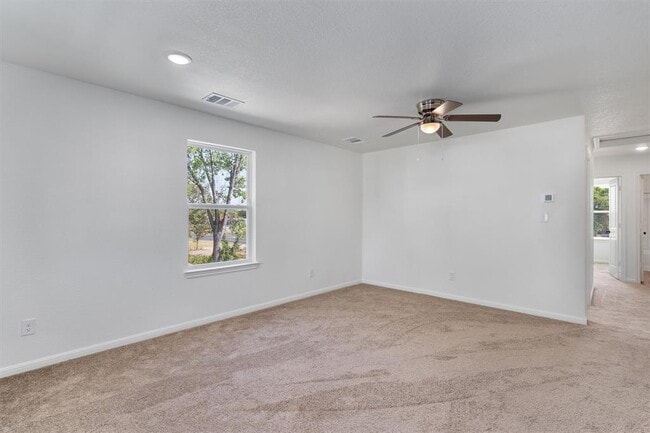 Building Photo - 2002 W 2nd St