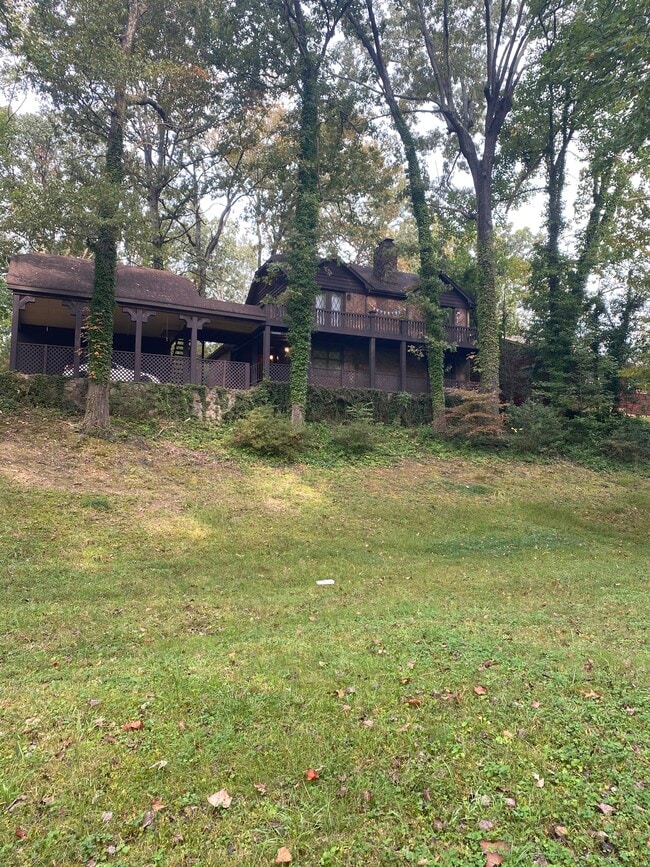 Building Photo - 618 W Lelia St