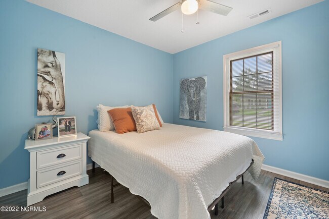 Building Photo - 805 Deblea Ct