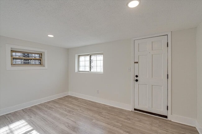 Building Photo - 2210 Milne St