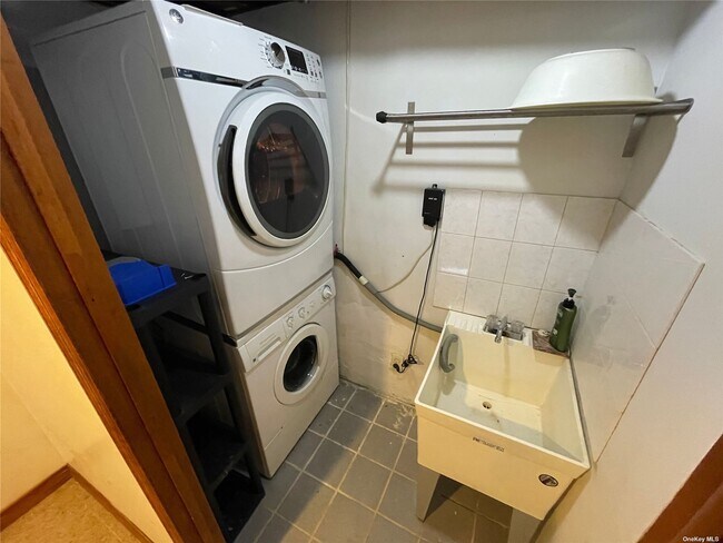 Building Photo - 217-32 50th Ave