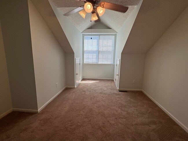 Building Photo - 24 Sweet Gum Pl