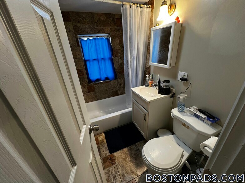 Building Photo - 12 Shepherd Ave