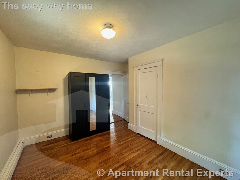 Building Photo - 881 Broadway