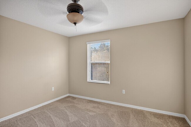 Building Photo - 104 Riachuelo Ln