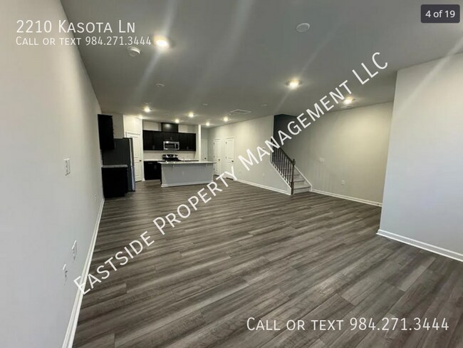 Building Photo - 2210 Kasota Ln