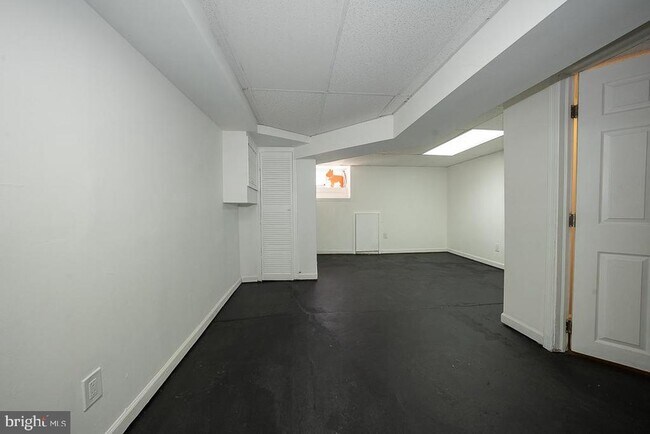 Building Photo - 426 Hampden Rd