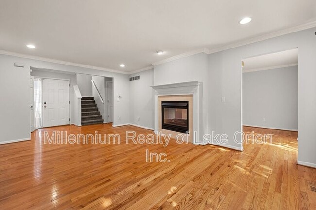 Building Photo - 420 James Cir