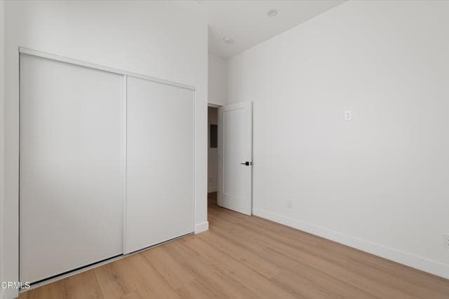 Building Photo - 10558 Encino Ave