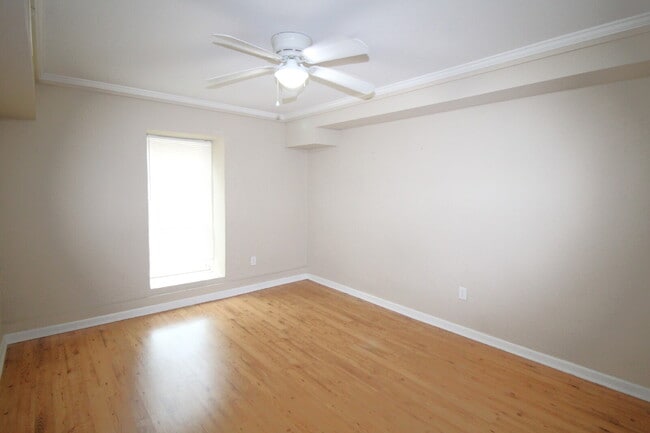 Building Photo - Waterfront Bayview Terrace Condo – Updated 2BR, 1.5BA, Open Layout, No Pets – Minutes to Beaches,...
