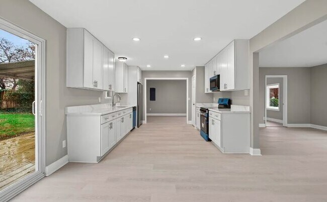 Building Photo - 416 Kellam Rd