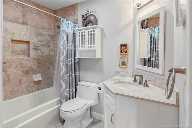 Building Photo - 4194 SW Gleneagle Cir