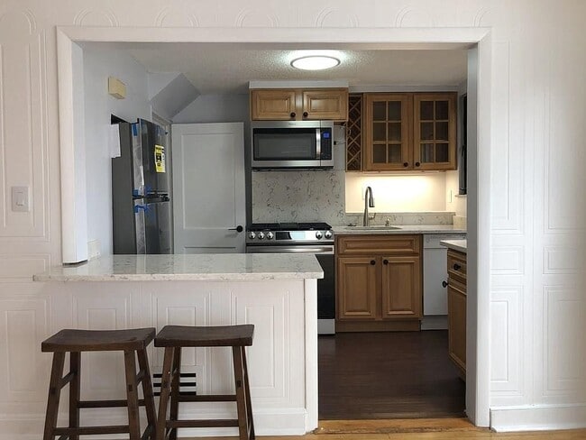 Building Photo - 282 Lexington St