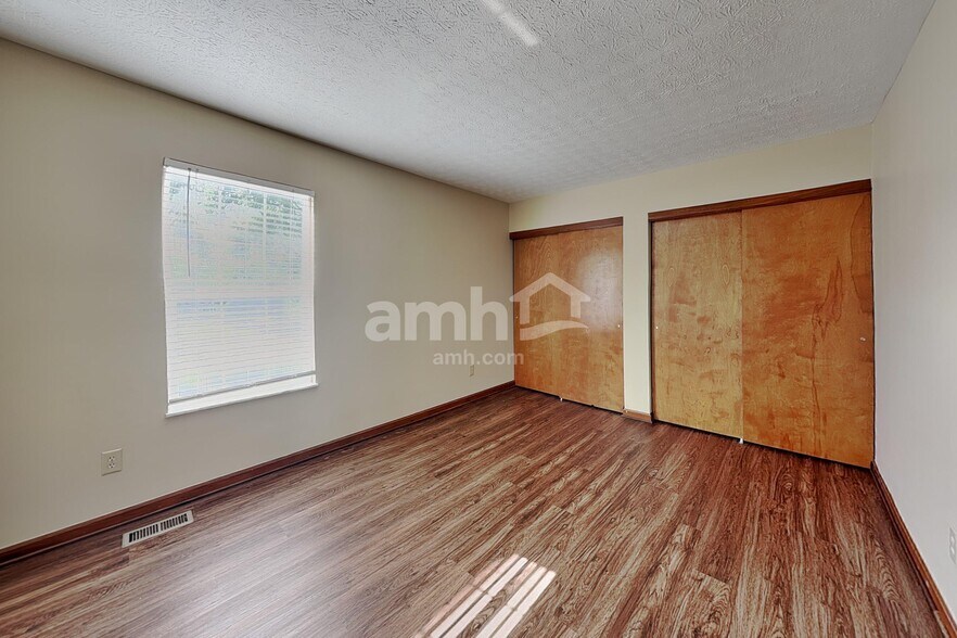 Building Photo - 12400 Bentwood Farms Dr