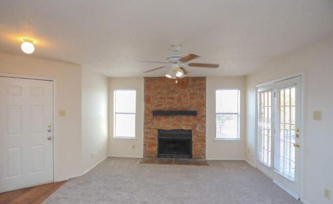 Building Photo - 2 bedroom in Irving TX 75038