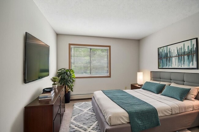 Interior Photo - Cloverleaf Park