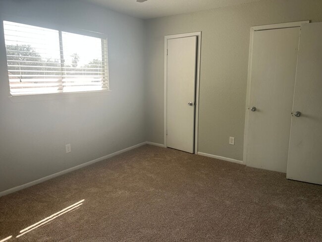 Building Photo - 5007 Meandering Ln
