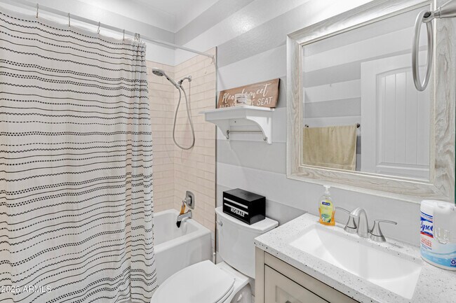 Building Photo - 40893 W Bedford Dr