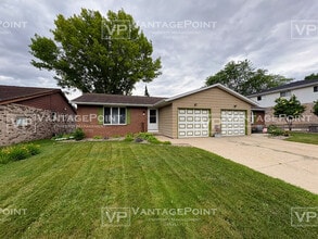 Building Photo - 2571 Trojan Dr
