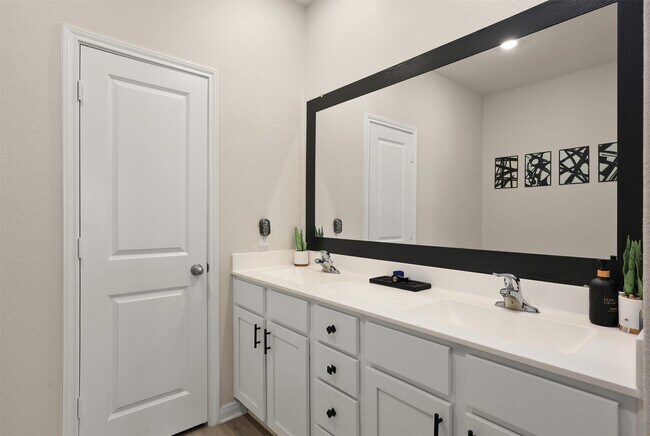 Building Photo - 14209 Freeboard Dr