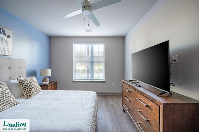 Building Photo - 1559 W 9 Mile Rd