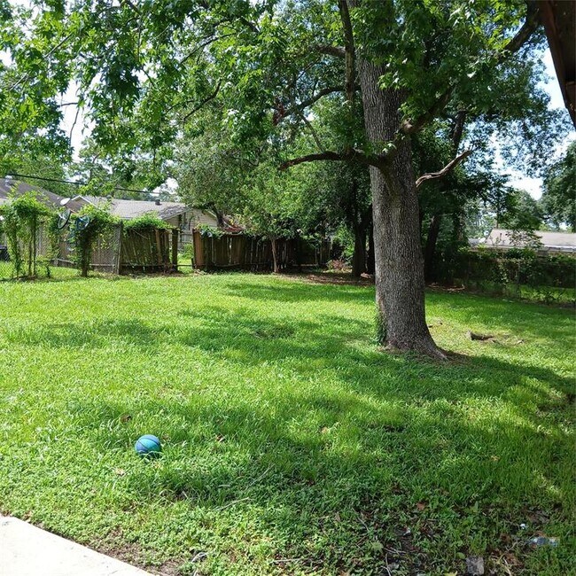 Primary Photo - 11239 Spottswood Dr