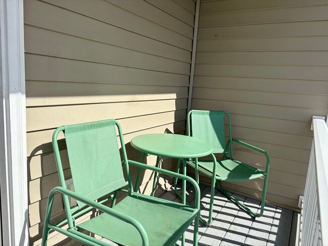 Building Photo - 194 Spencer Cir