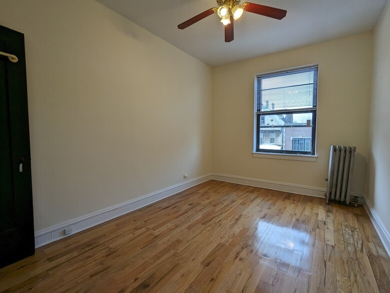 Building Photo - 4857 N Damen Ave
