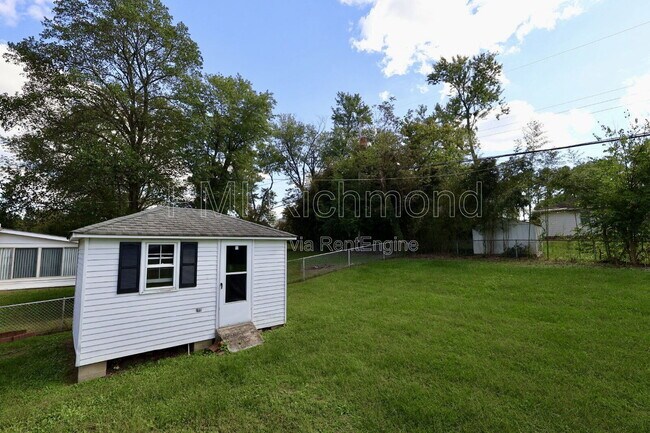 Building Photo - 9107 Mapleview Ave
