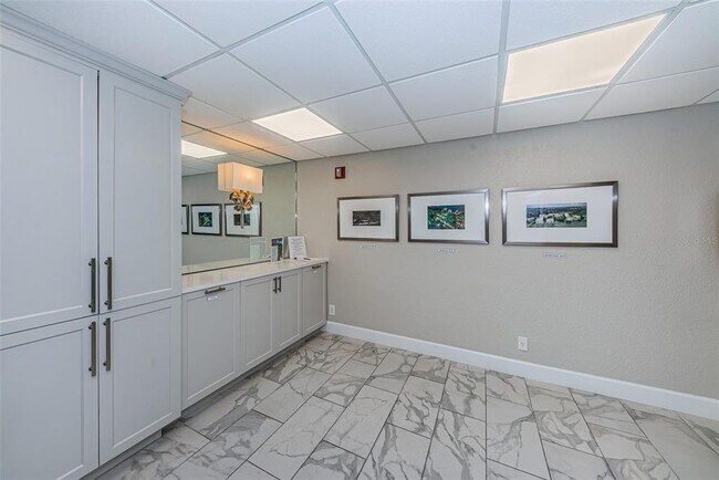 Building Photo - 8 Belleview Blvd
