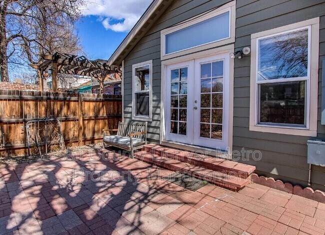 Building Photo - 849 Lipan St