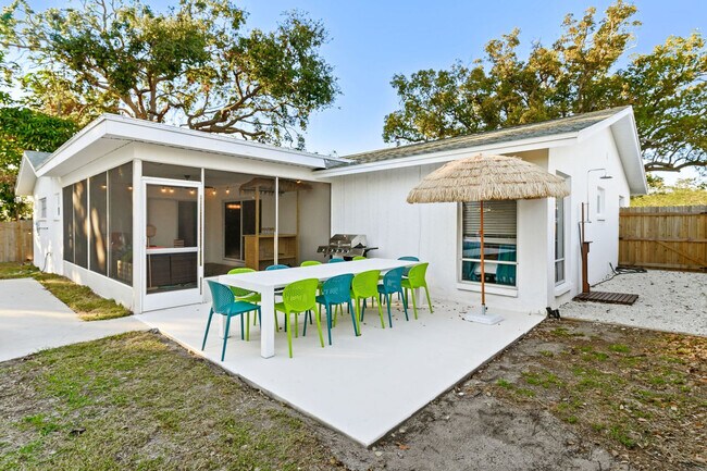 Building Photo - 13672 88th Ave N