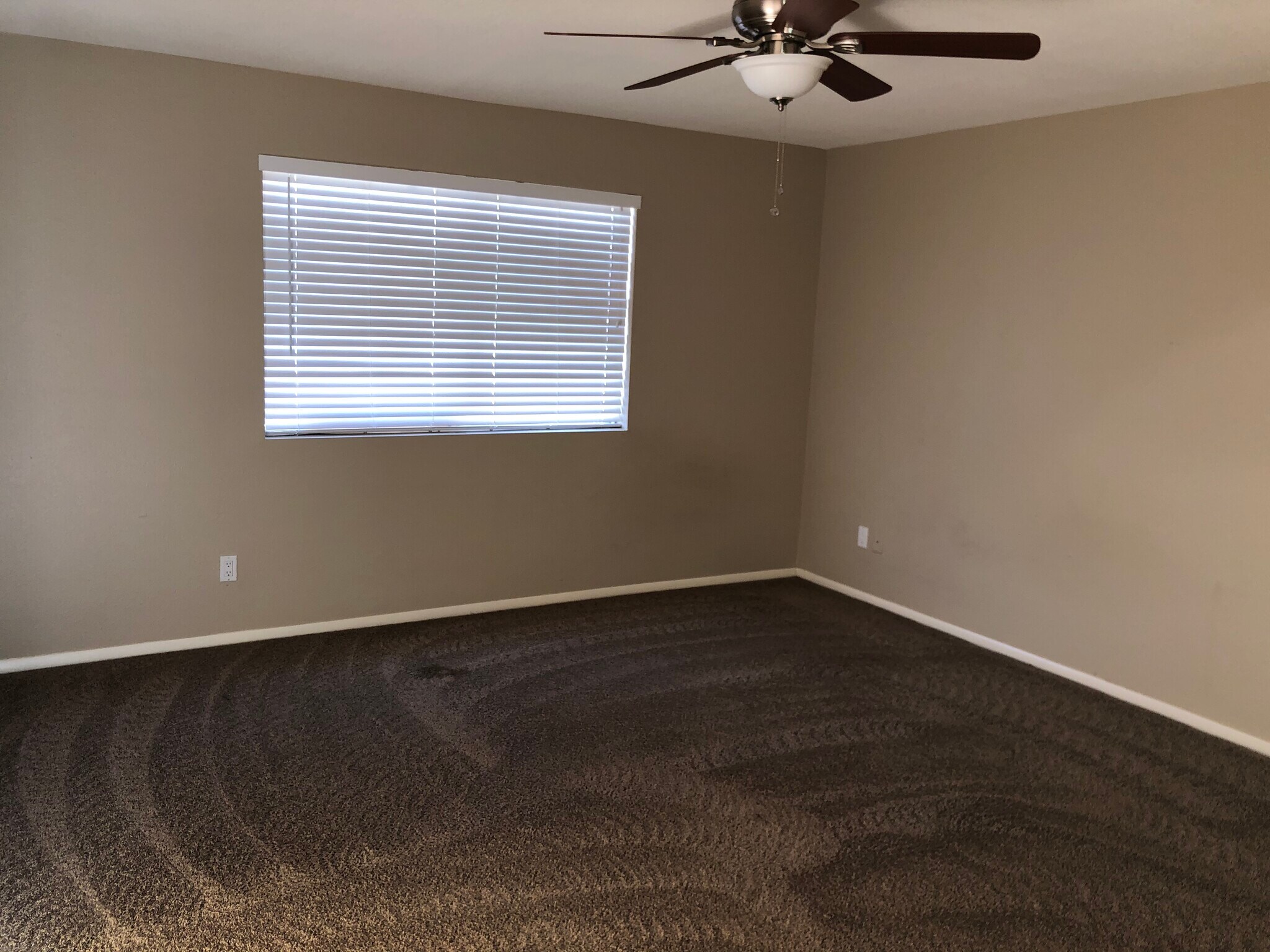 MASTER BEDROOM - 17214 N 49th Ave