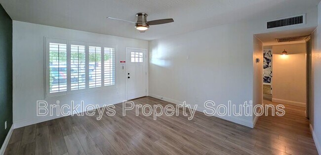 Building Photo - 2029 S Nina Cir