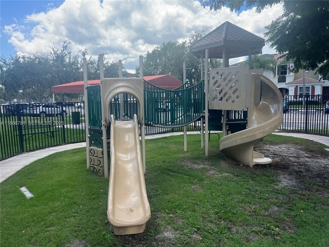 Building Photo - 4287 NE 9th St