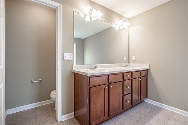 Building Photo - 3284 Sheffield Cir