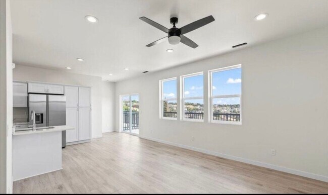 Building Photo - 505 N 80th Ave