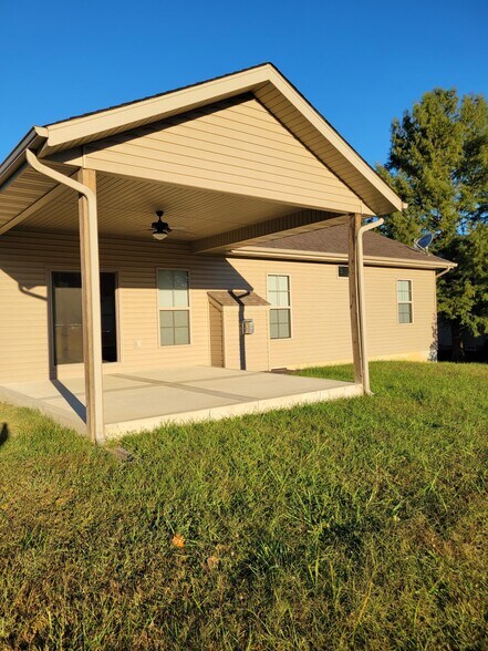 Building Photo - 2616 Fieldstone Dr