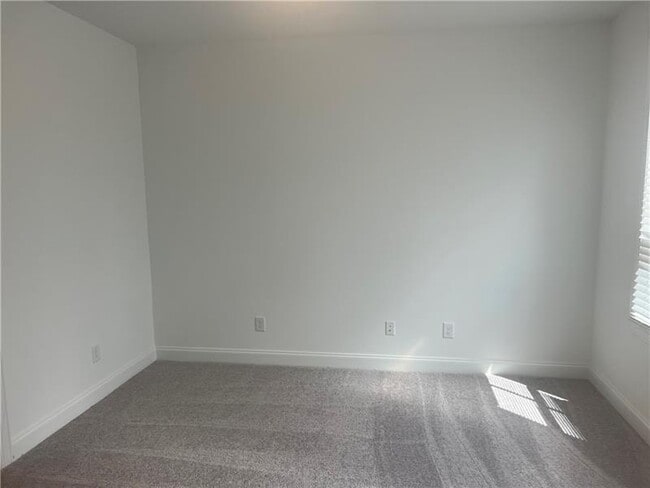 Building Photo - 4400 Sims Park Pl.