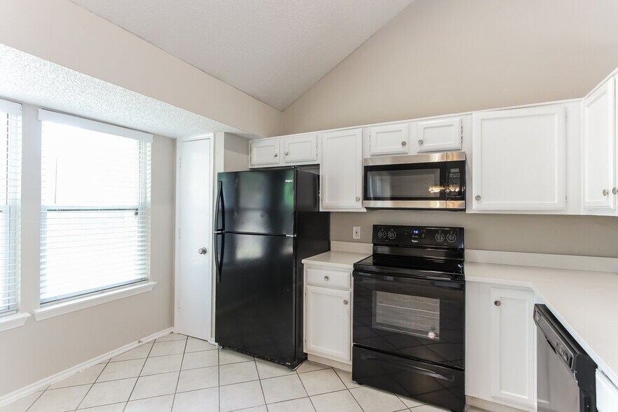 Building Photo - 1503 Waxwing Ct