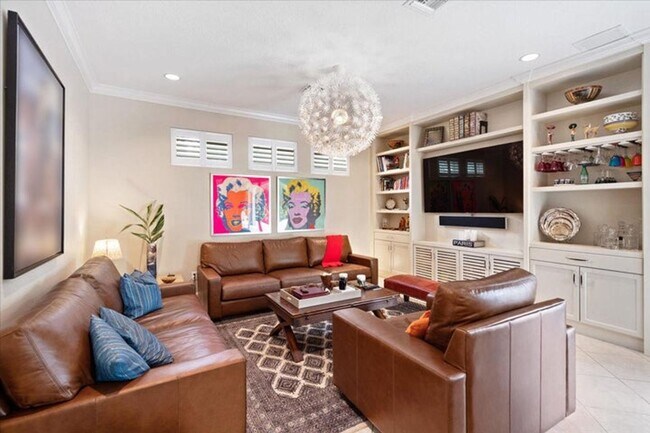 Building Photo - 8152 Butler Greenwood Dr