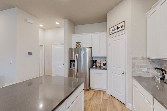 Building Photo - 7524 Redondo Dr