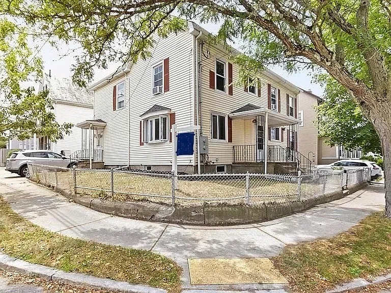 Building Photo - 34 Clinton St