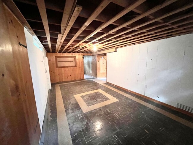 Building Photo - Single-Family Home Minutes from Saint Mary's!