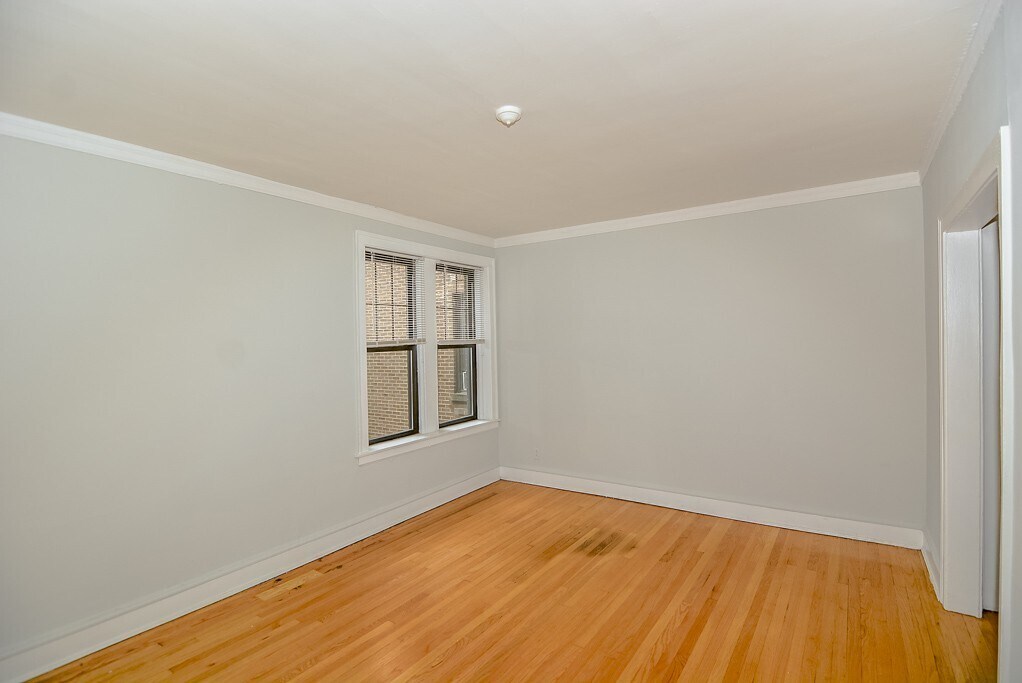 Building Photo - 1451 W Byron St