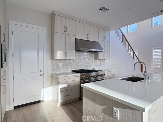 Building Photo - 160 Longden