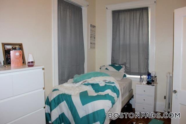 Building Photo - 447 Park Dr