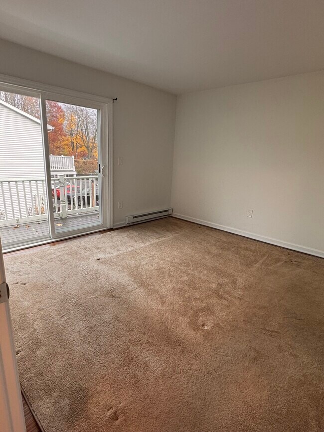 Building Photo - 18 Triangle St