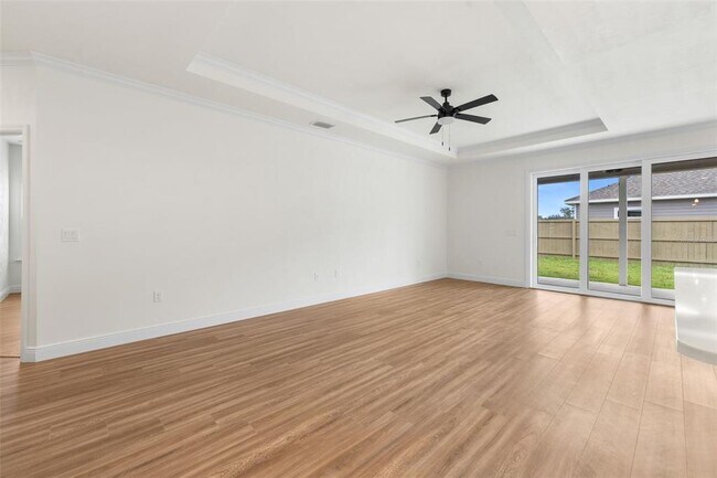 Building Photo - 6735 SW 10th Ln